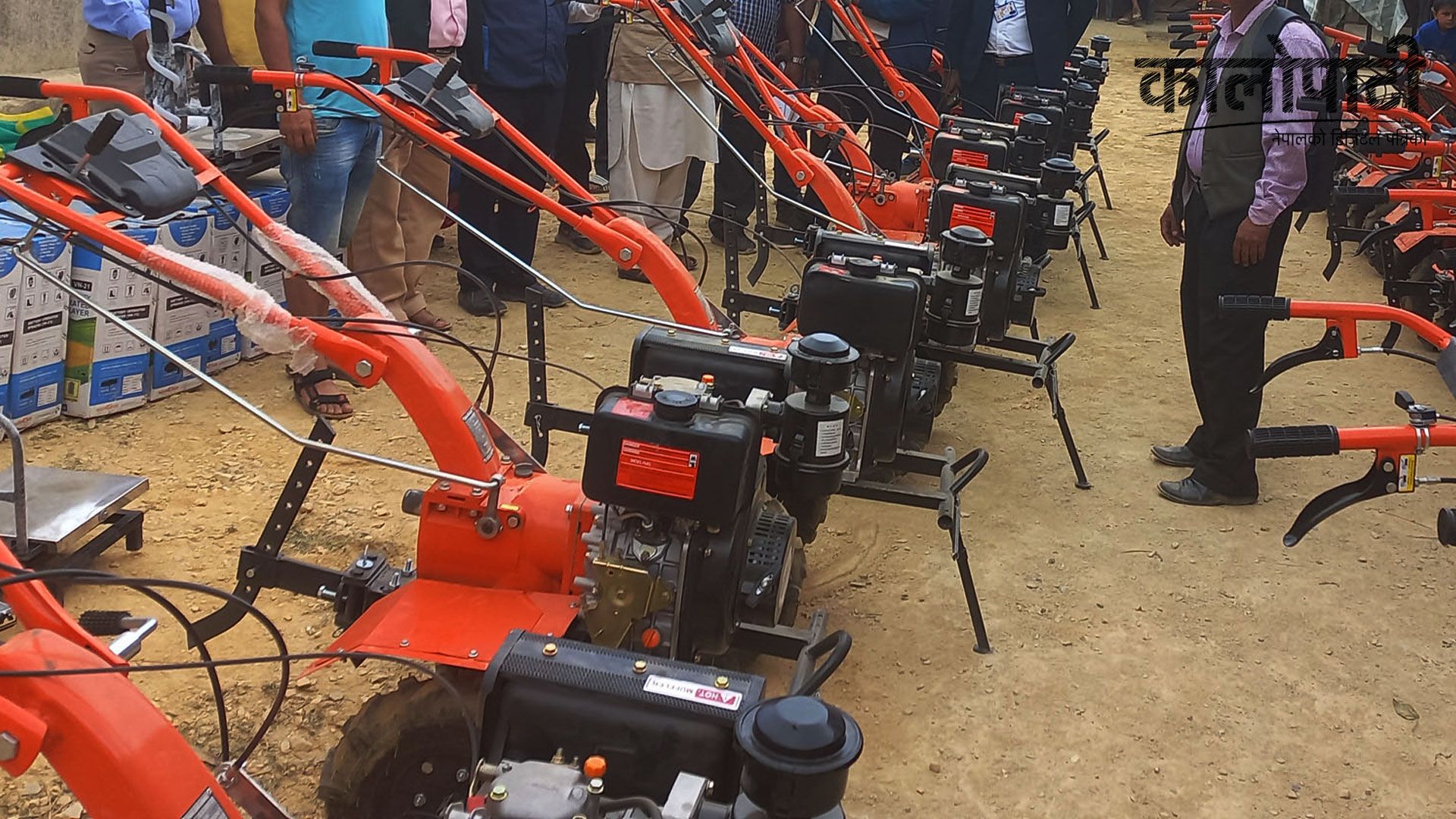 किसान समूहलाई ट्याक्टर हस्तान्तरण, व्यावसायिक रुपमा कृषि क्षेत्रलाई अघि बढाउने उद्देश्य